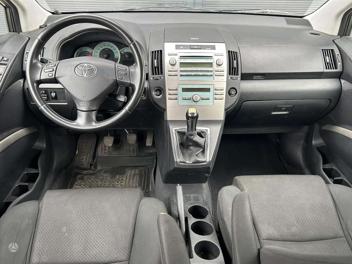 Toyota Corolla 2005 — photo 10