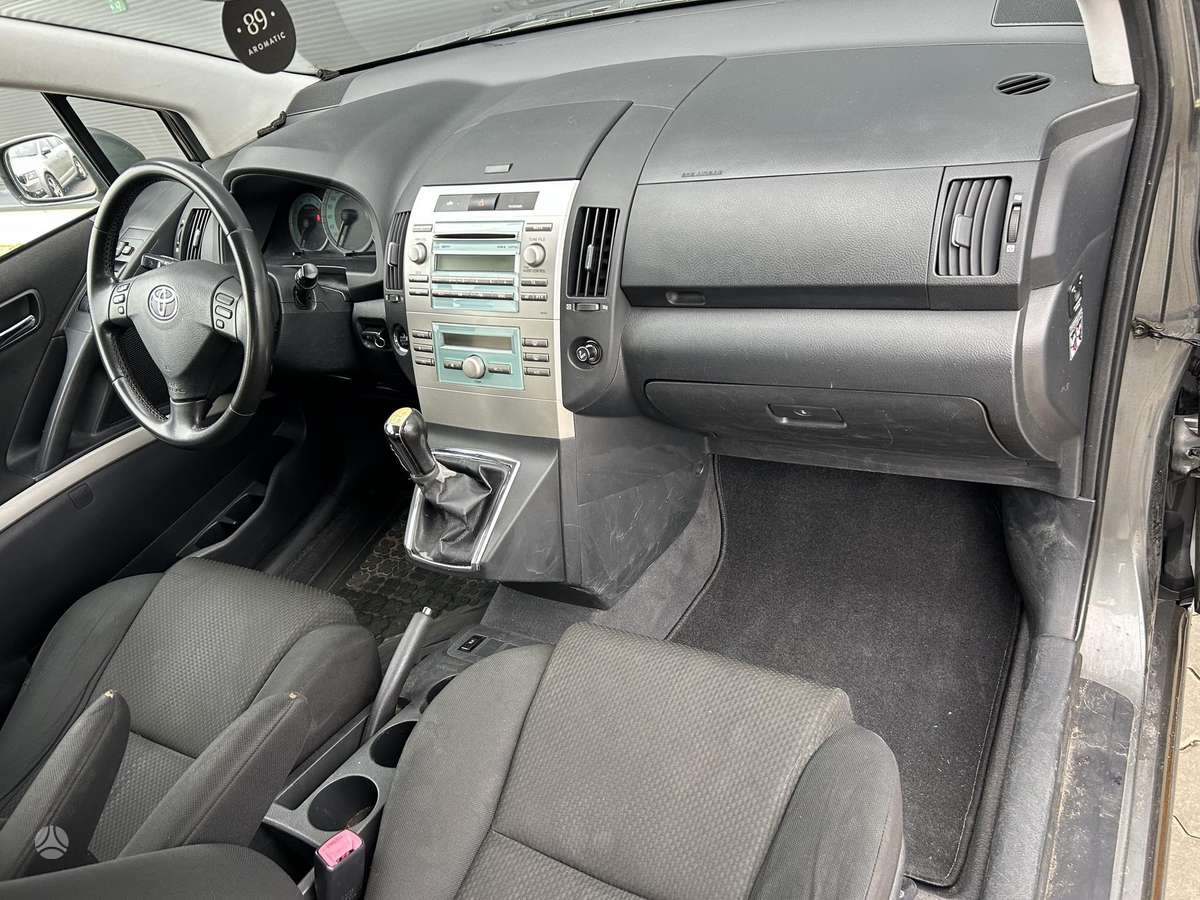 Toyota Corolla 2005 — photo 11