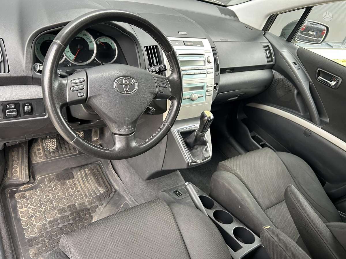 Toyota Corolla 2005 — photo 9