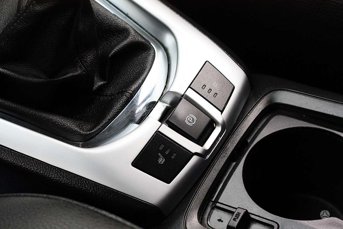 Opel Antara 2015 — photo 26