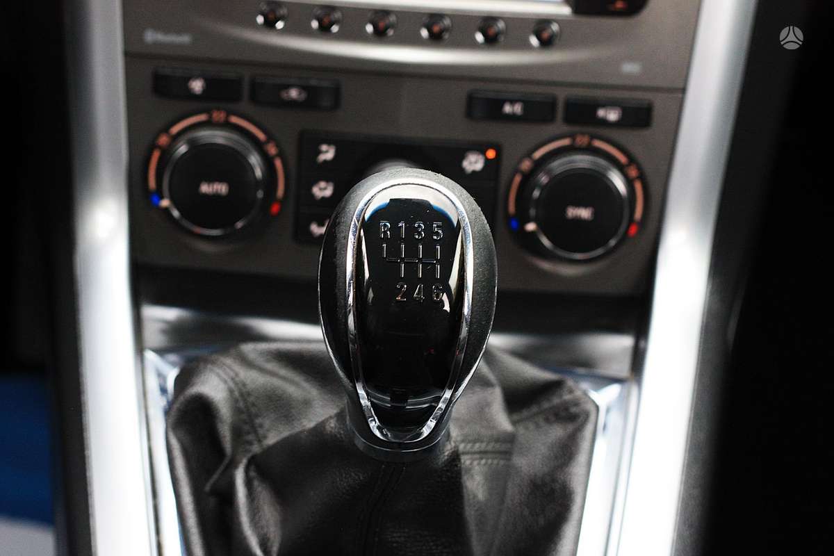 Opel Antara 2015 — photo 32