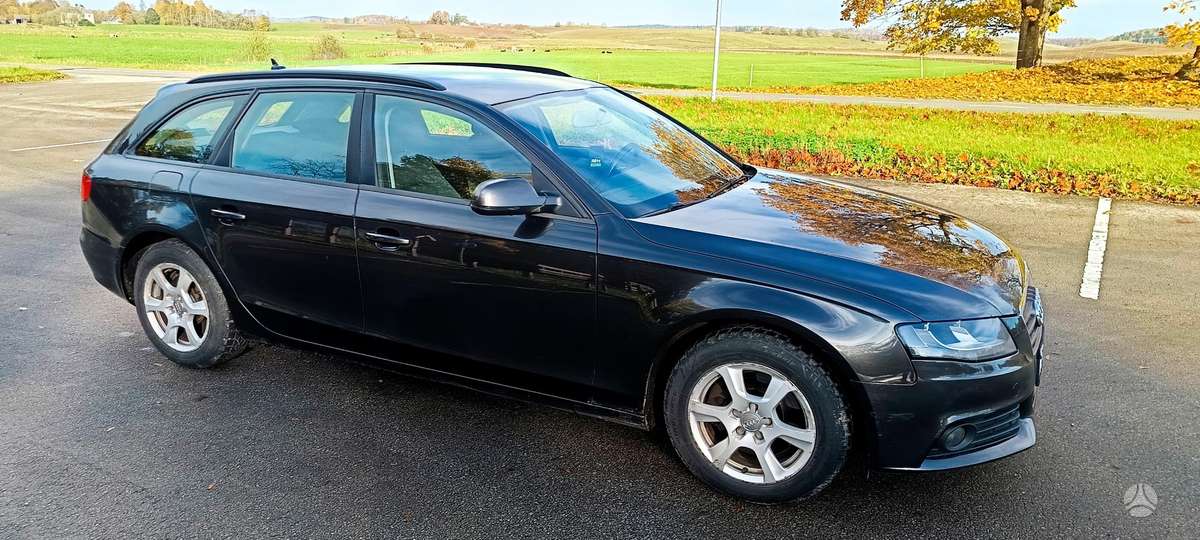 Audi A4 2011 — engine 1968 cm³, 143 HP (105kW)