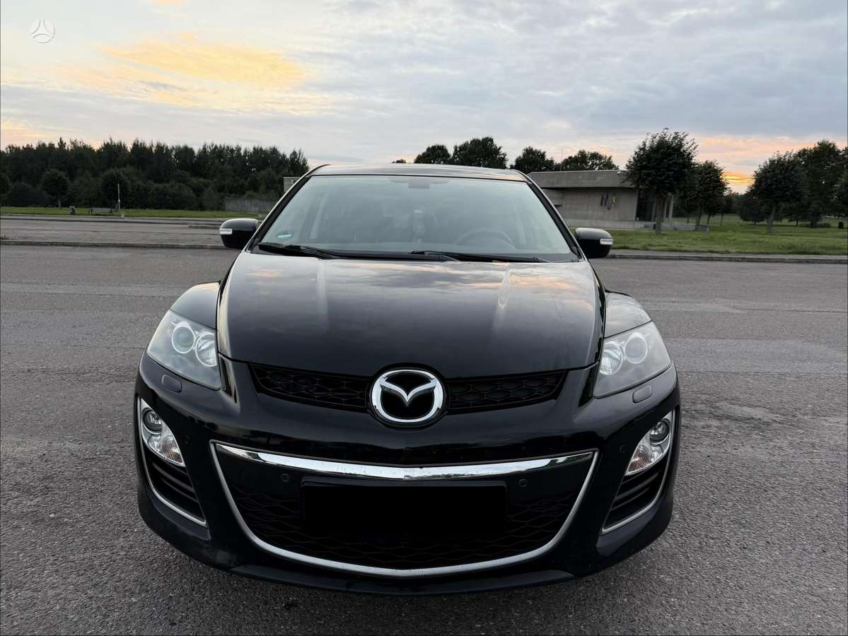 Mazda CX-7 2011 — салон