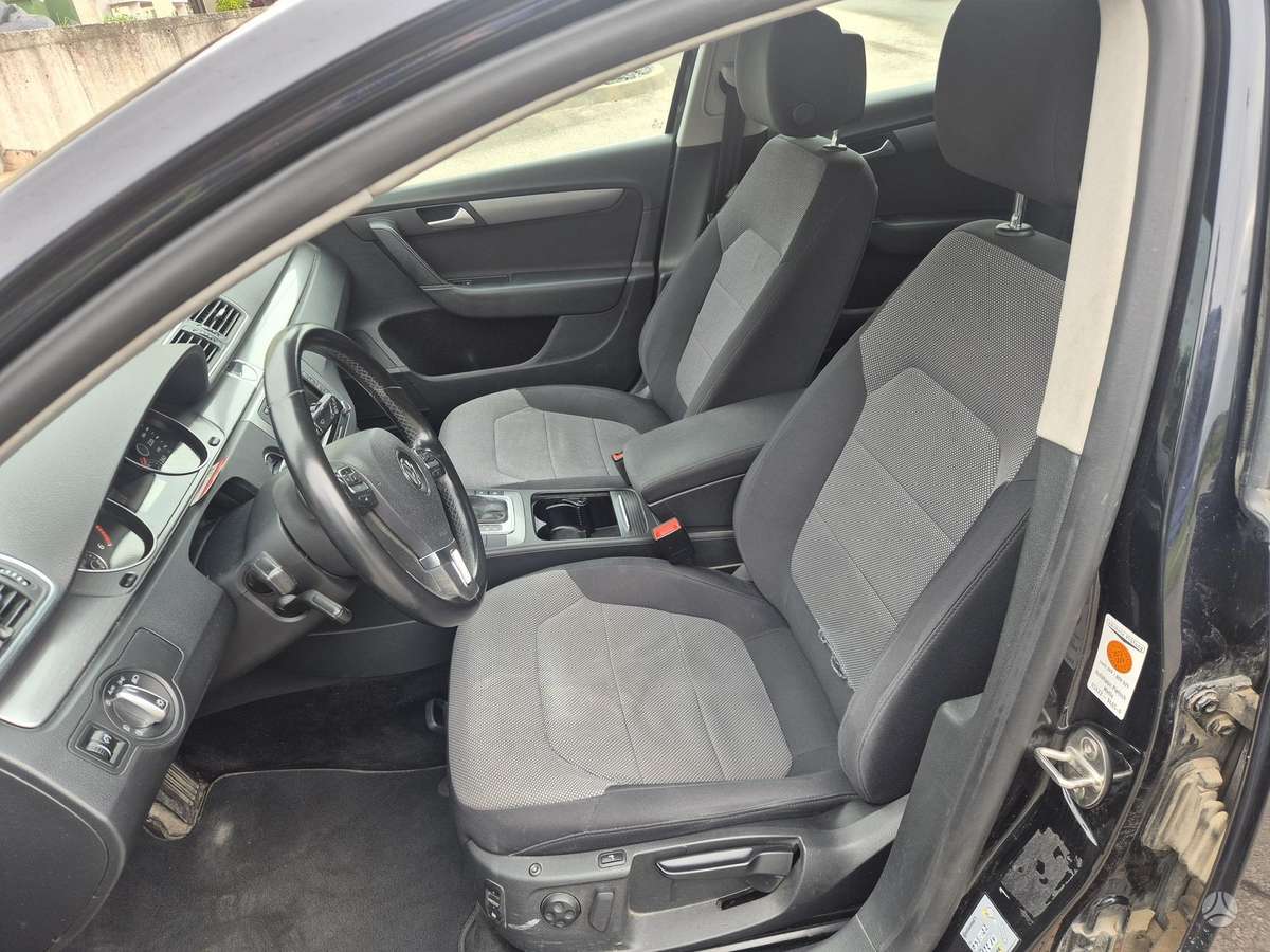 Volkswagen Passat 2012 — photo 8
