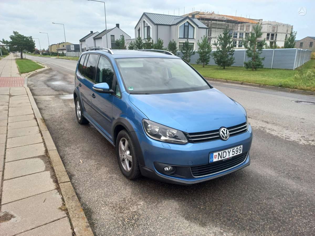 Volkswagen Cross 2013 — rear view
