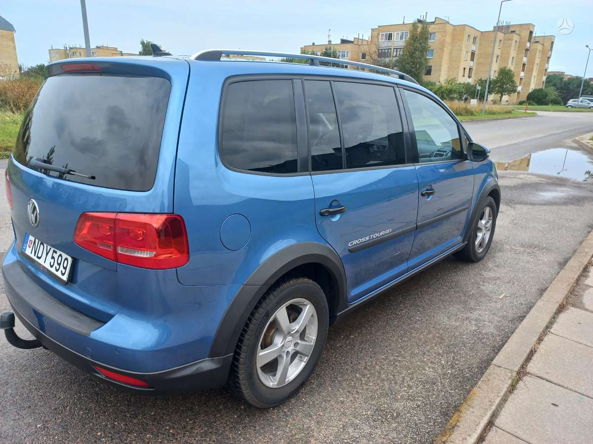 Volkswagen Cross 2013 — interior