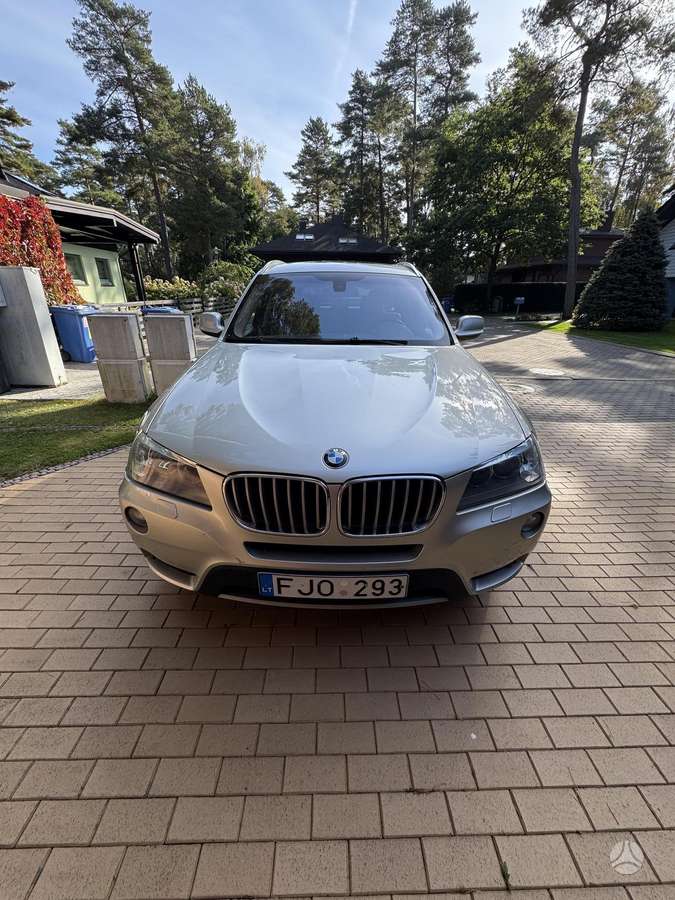 BMW X3 2011 — interior