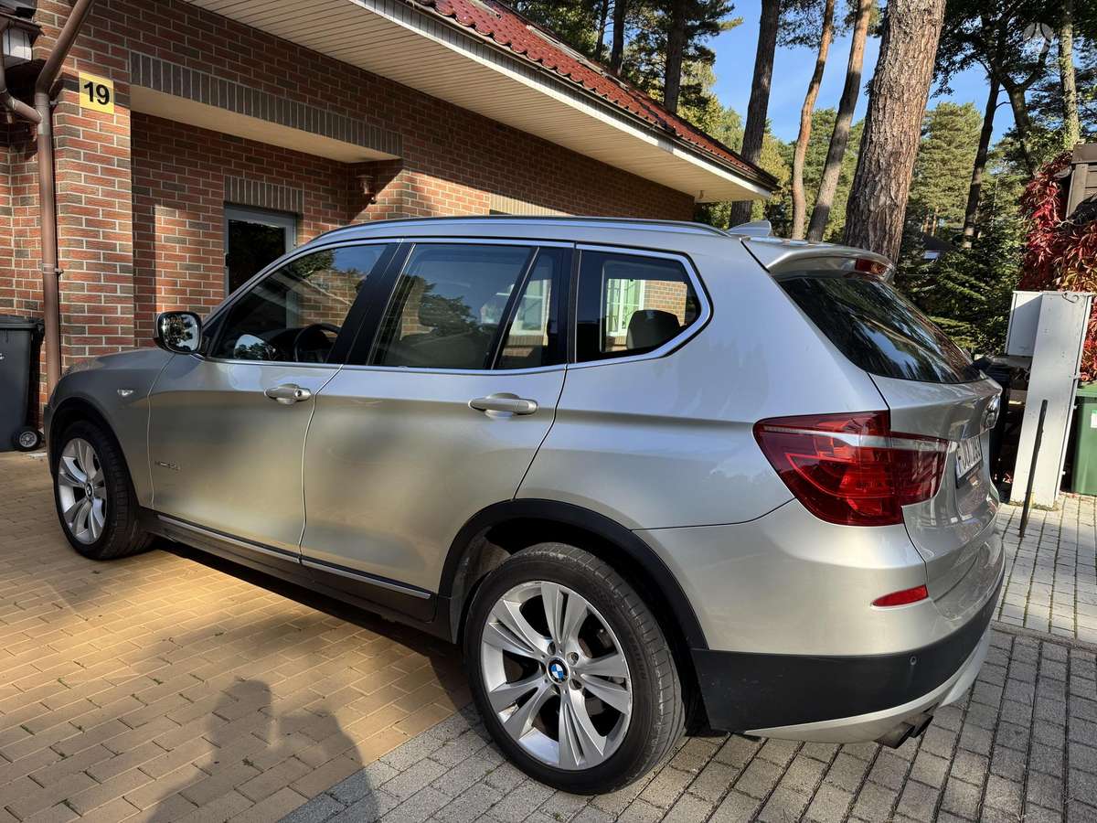 BMW X3 2011 — engine 2993 cm³, 258 HP (190kW)