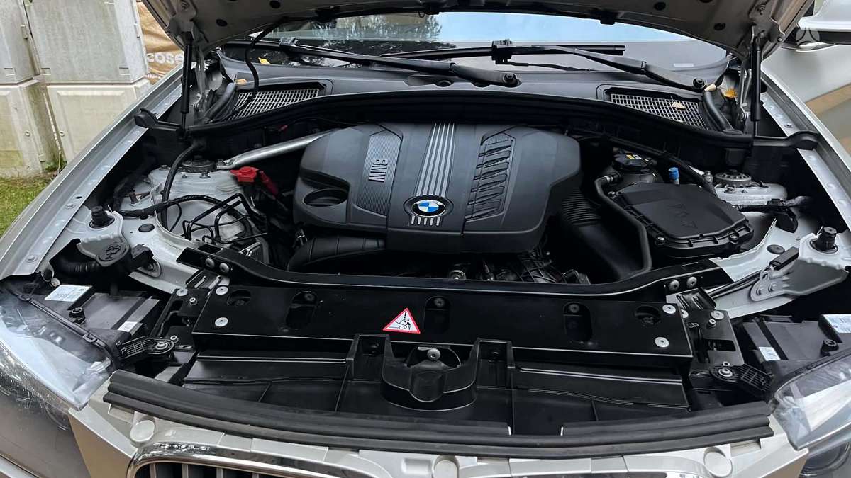 BMW X3 2011 — photo 9
