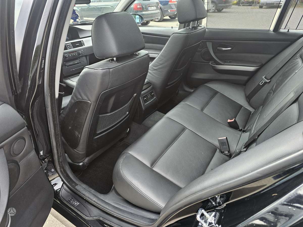 BMW 325 2005 — photo 12