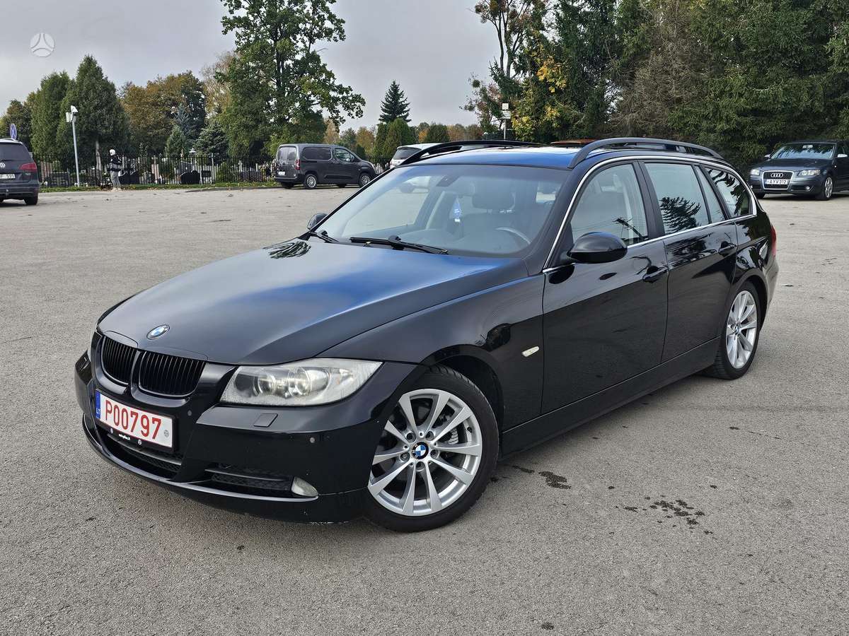 BMW 325 2005 — interior