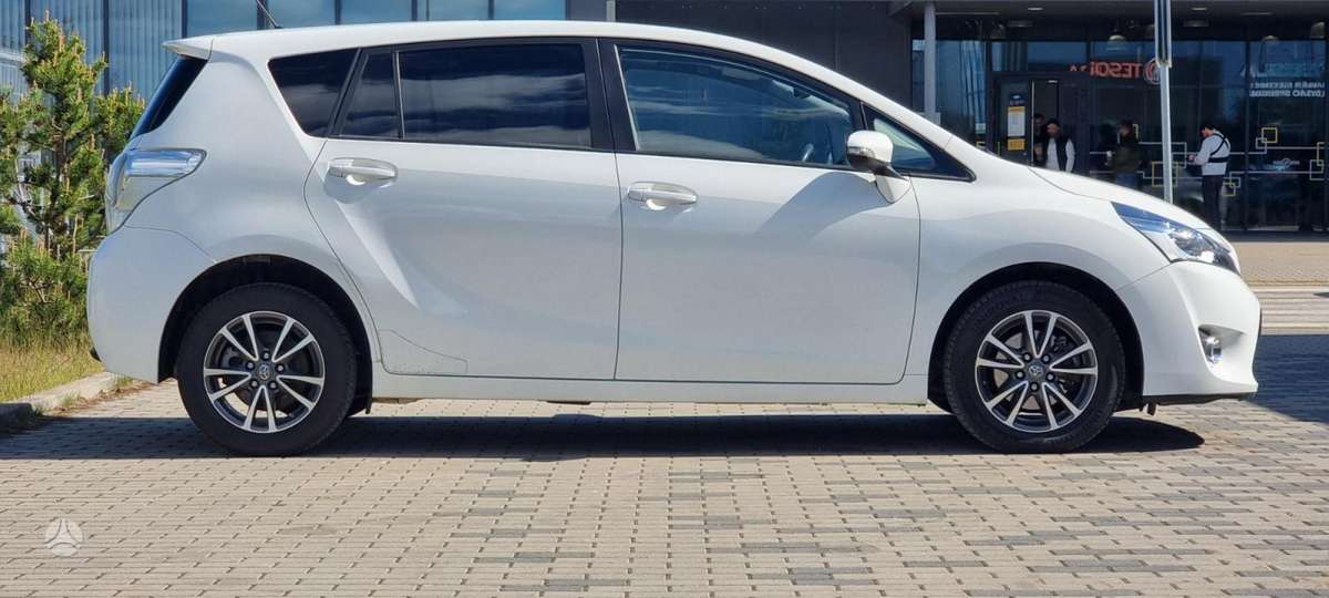 Toyota Verso 2014 — фото 7