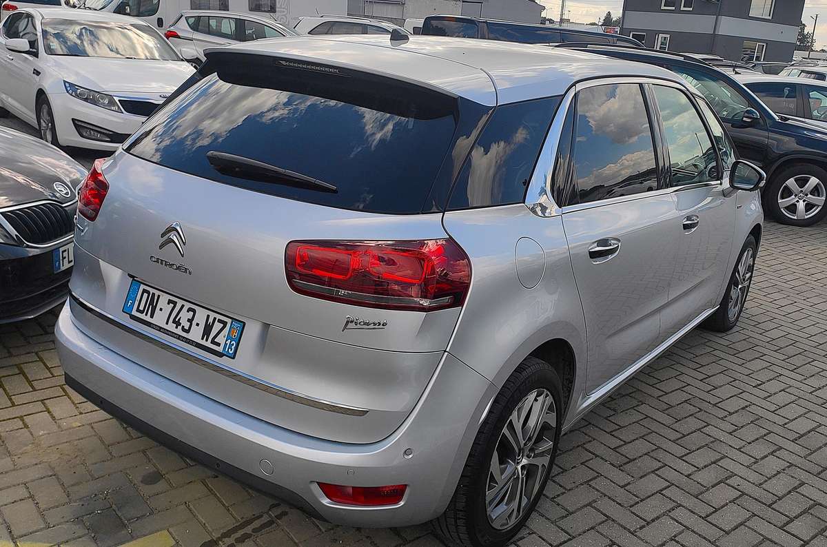 Citroen C4 2015 — вигляд ззаду