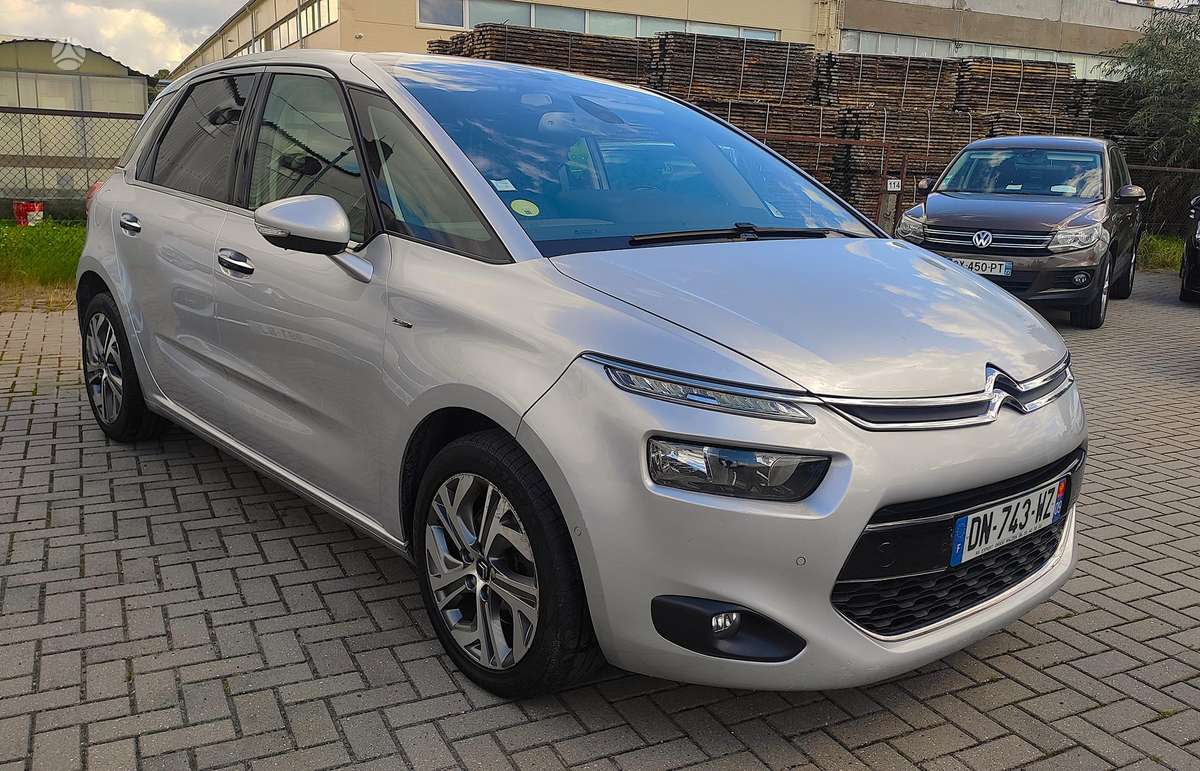 Citroen C4 2015 — салон