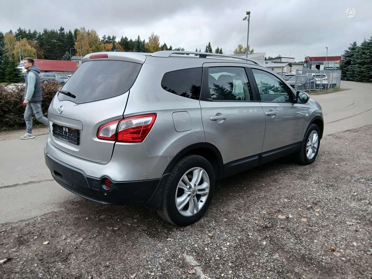 Nissan Qashqai+2 2013 — engine 1598 cm³, 117 HP (86kW)