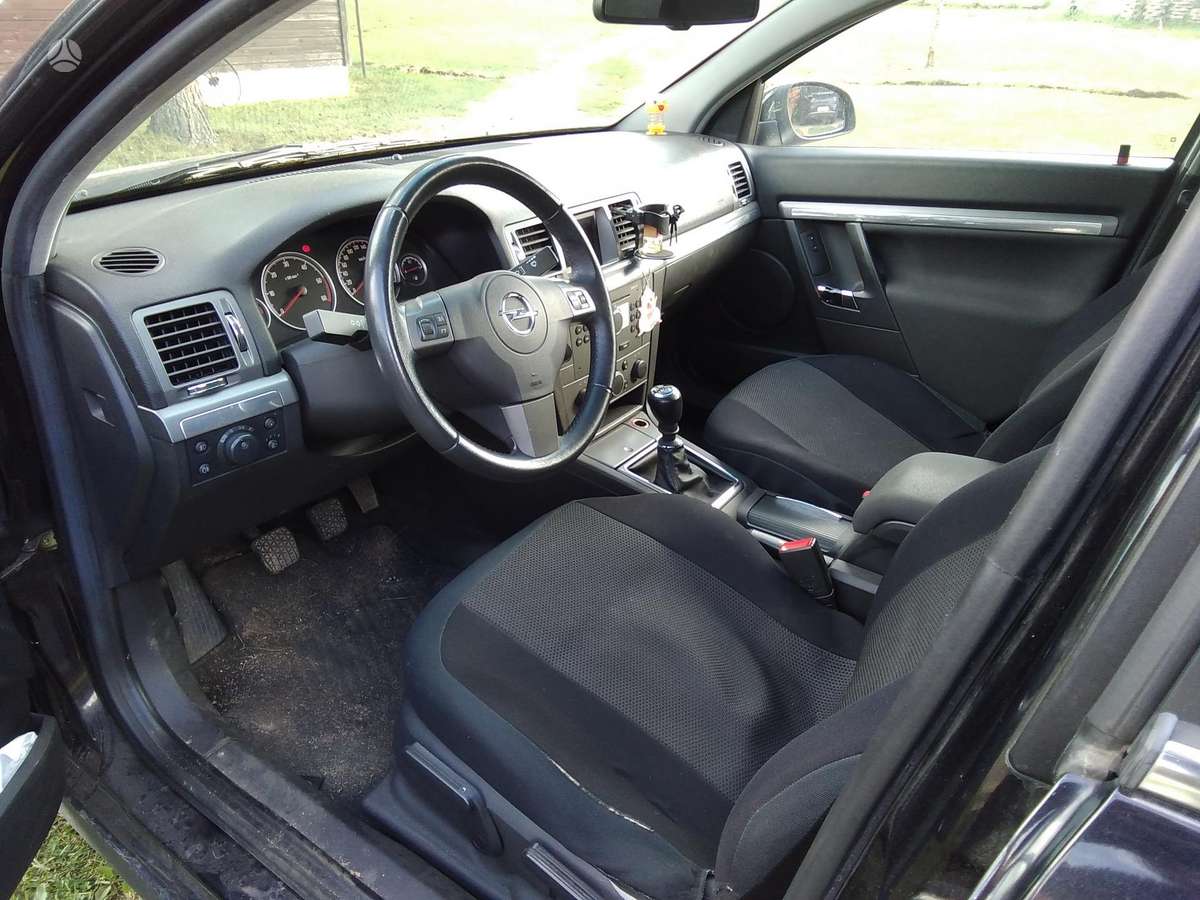 Opel Vectra 2006 — interior