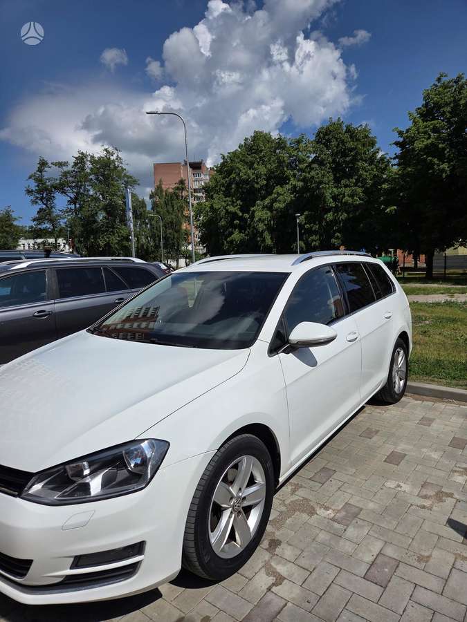 Volkswagen Golf 2014 — салон