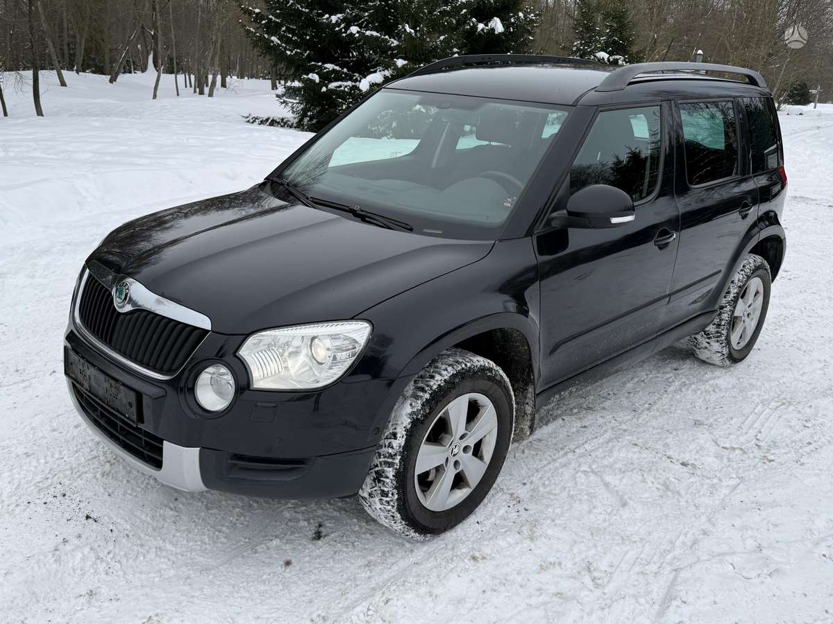 Skoda Yeti 2011 — rear view