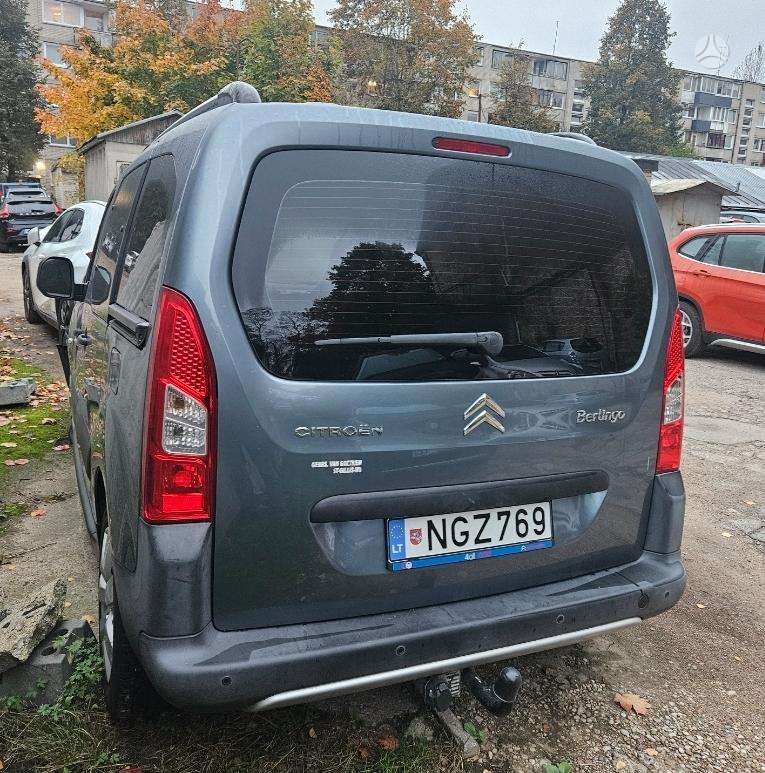 Citroen Berlingo 2012 — rear view