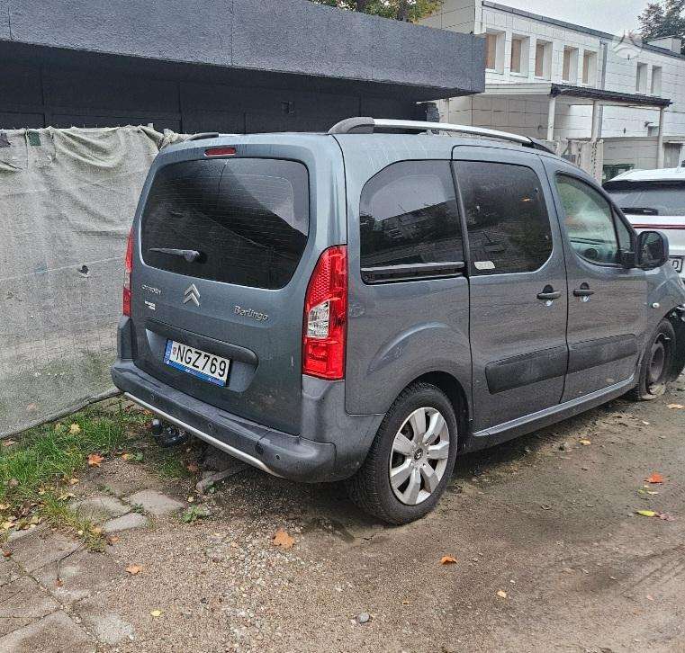 Citroen Berlingo 2012 — interior