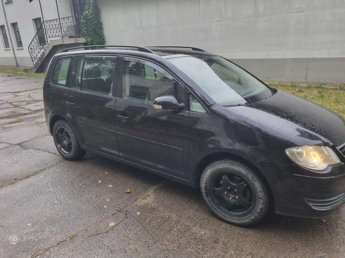 Volkswagen Touran 2007 — салон