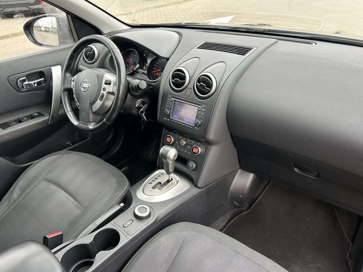 Nissan Qashqai+2 2010 — photo 12