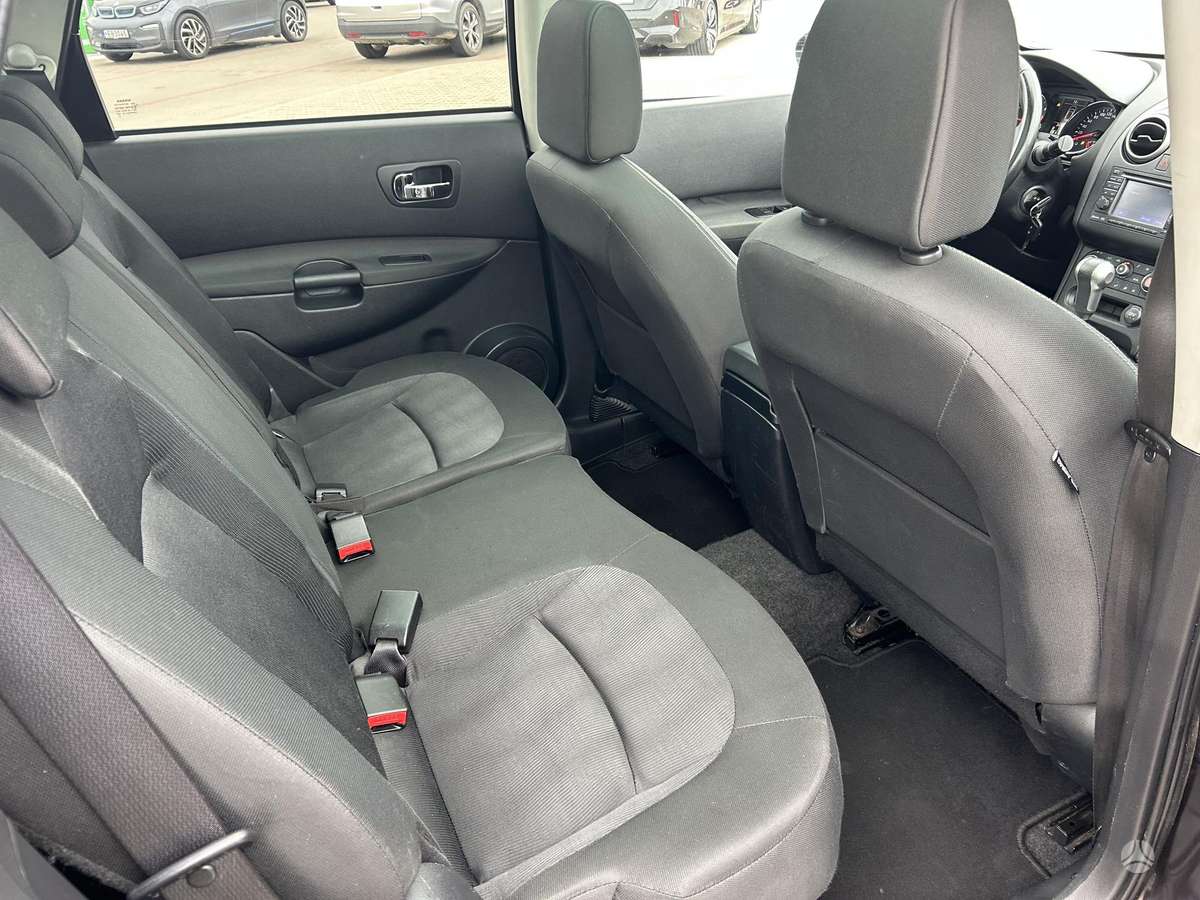 Nissan Qashqai+2 2010 — photo 14