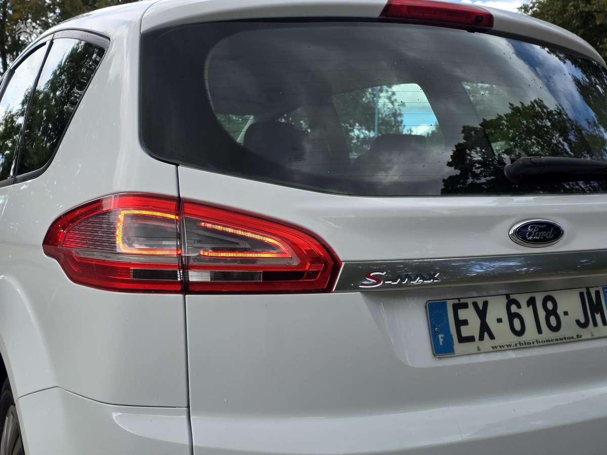 Ford S-MAX 2014 — photo 10