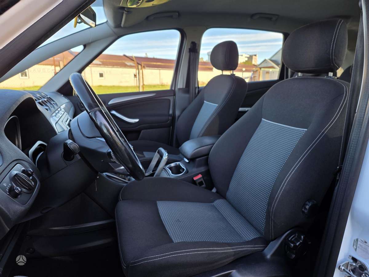 Ford S-MAX 2014 — photo 12