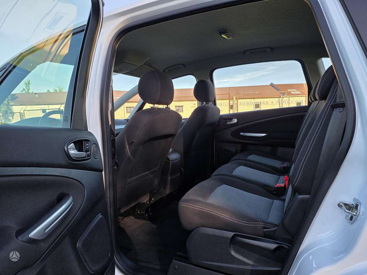 Ford S-MAX 2014 — photo 14