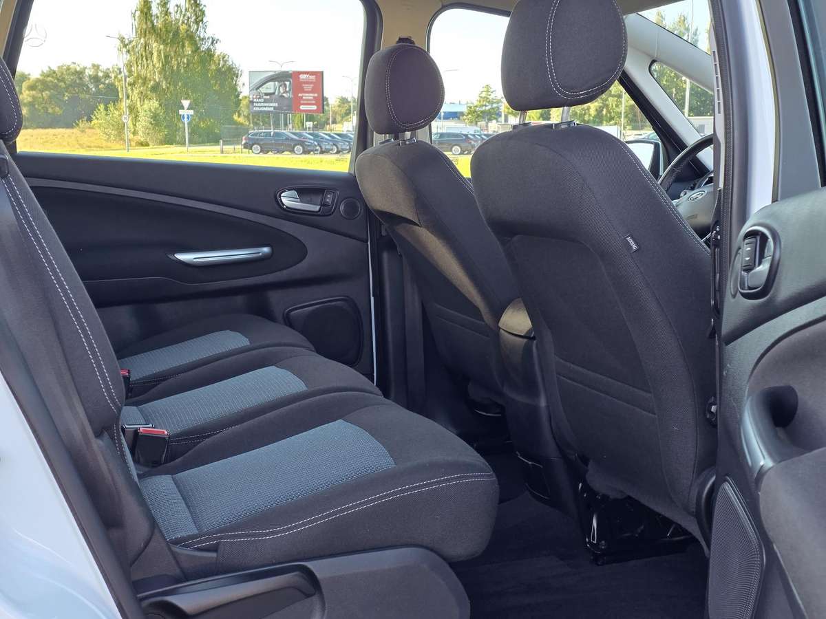 Ford S-MAX 2014 — photo 15