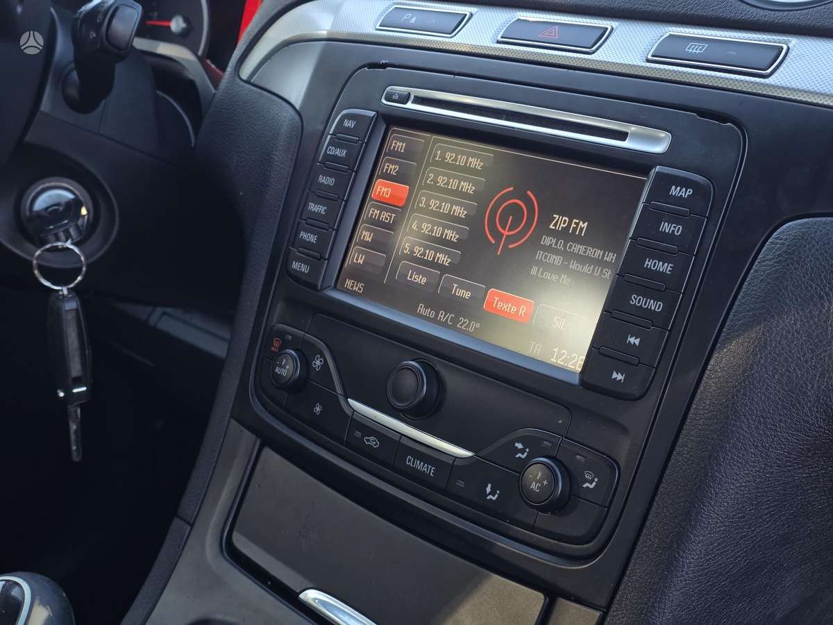 Ford S-MAX 2014 — photo 16