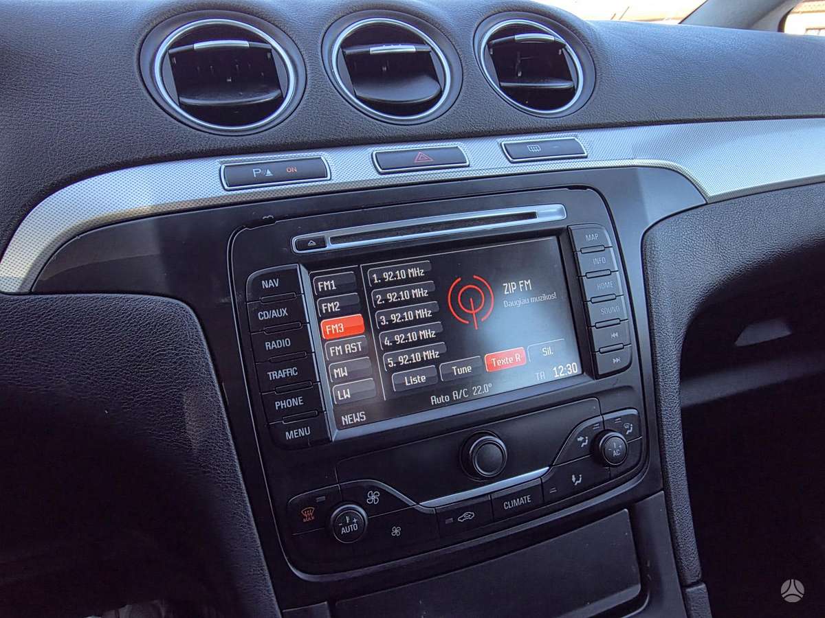 Ford S-MAX 2014 — photo 19