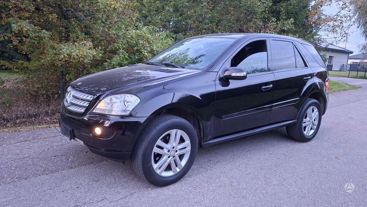 Mercedes-Benz ML280 2008 — rear view