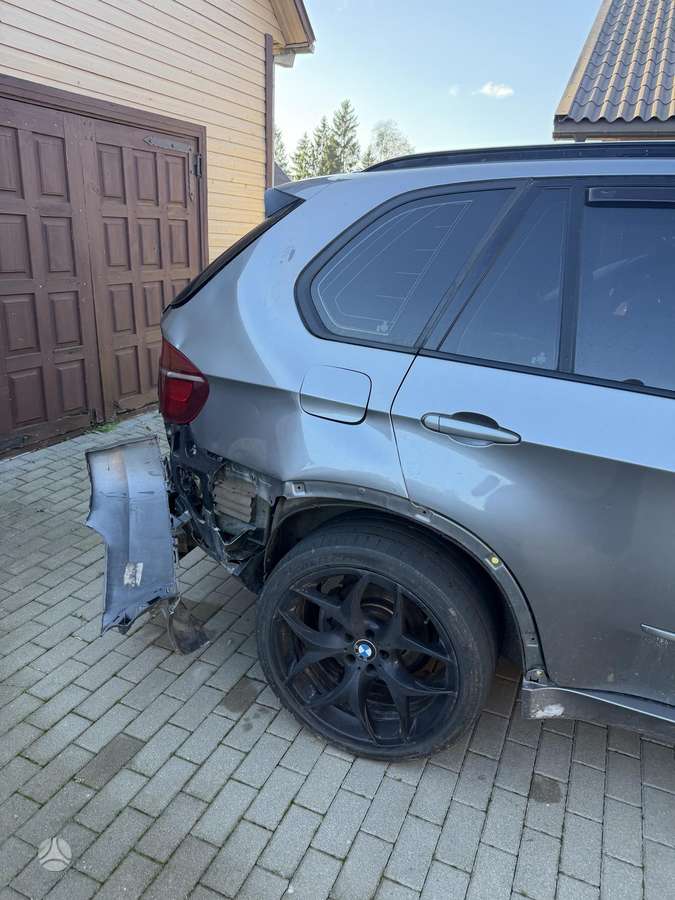 BMW X5 2008 — photo 8