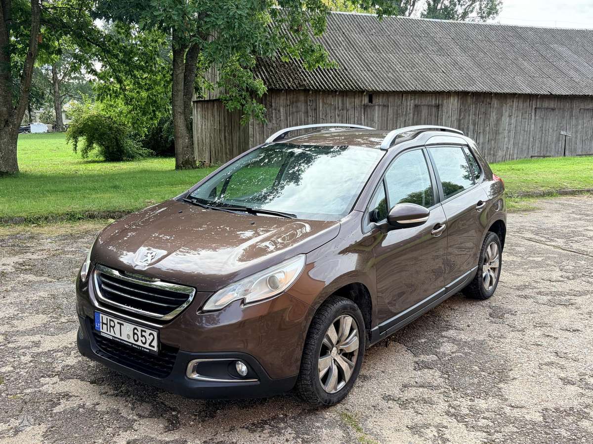 Peugeot 2008 2015 — rear view