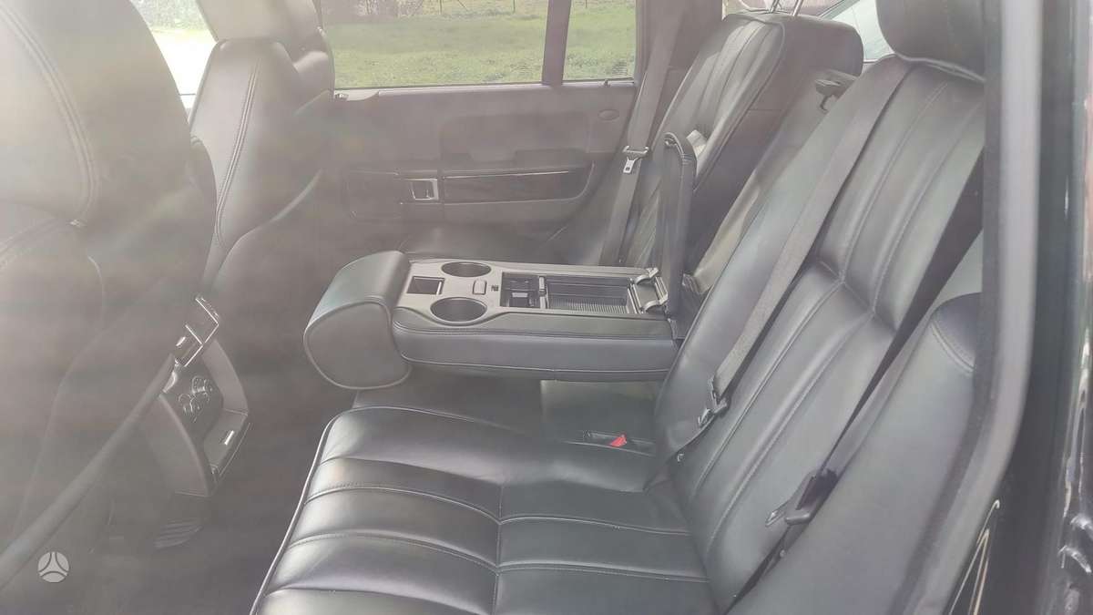 Land Rover 2011 — photo 11