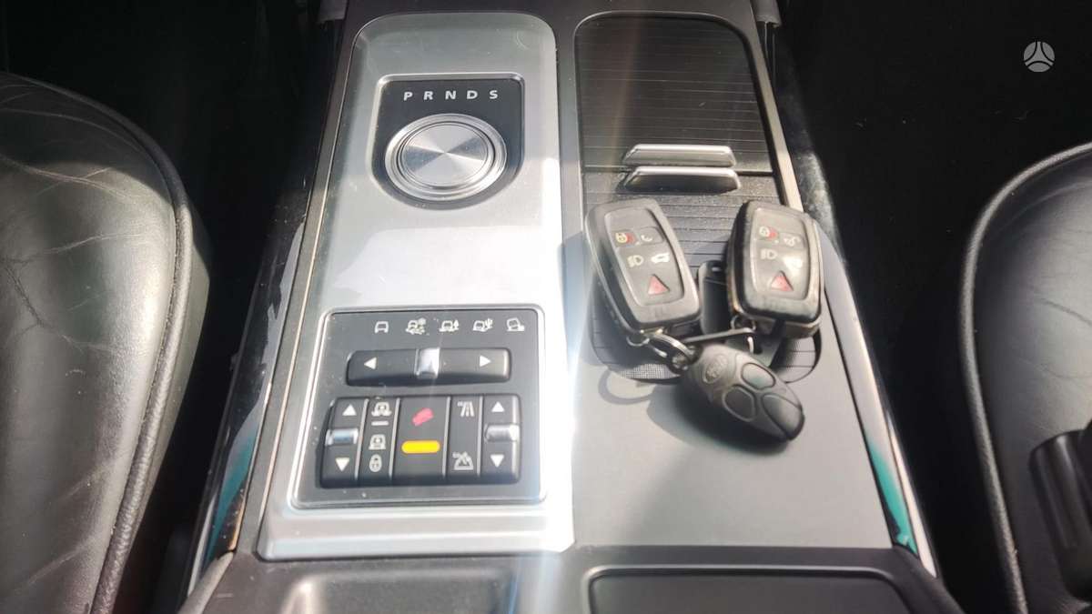 Land Rover 2011 — photo 6