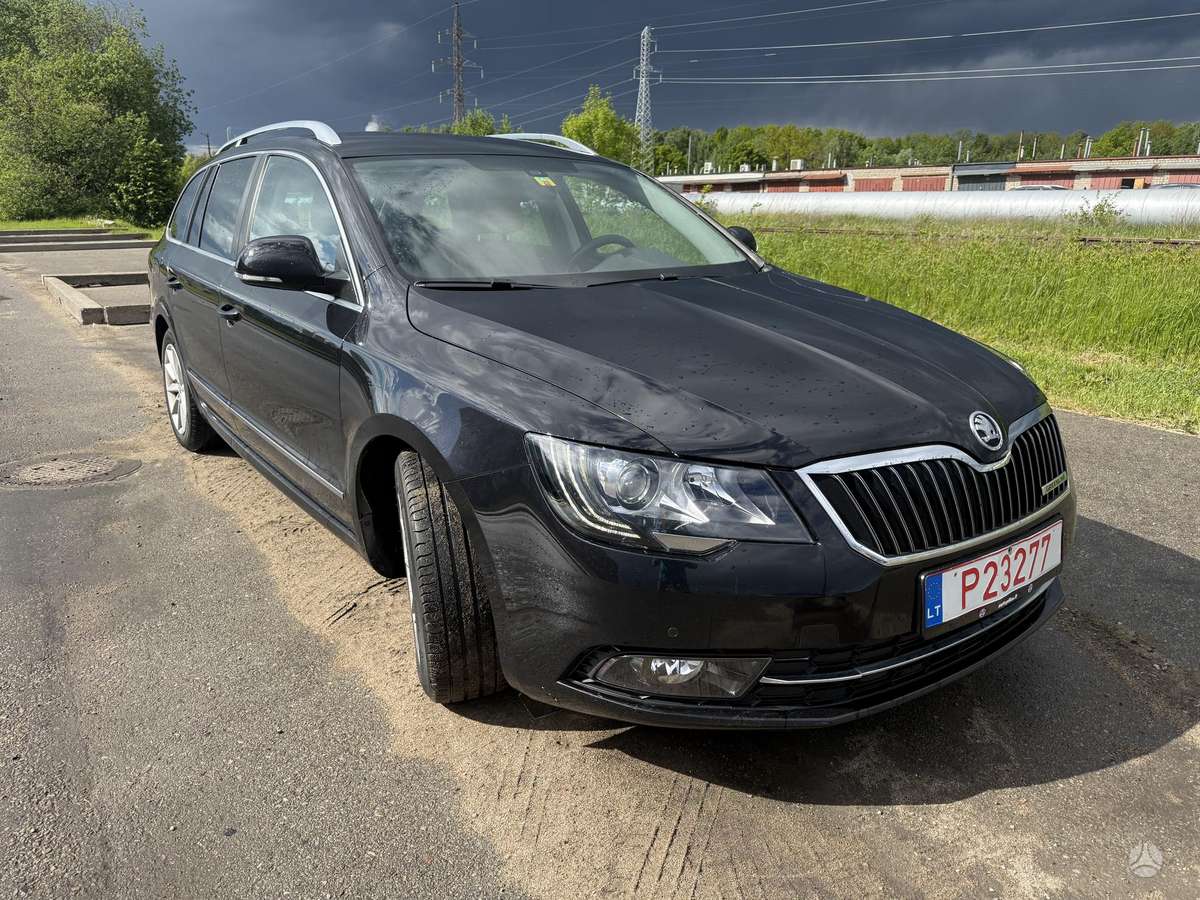 Skoda Superb 2015 — interior