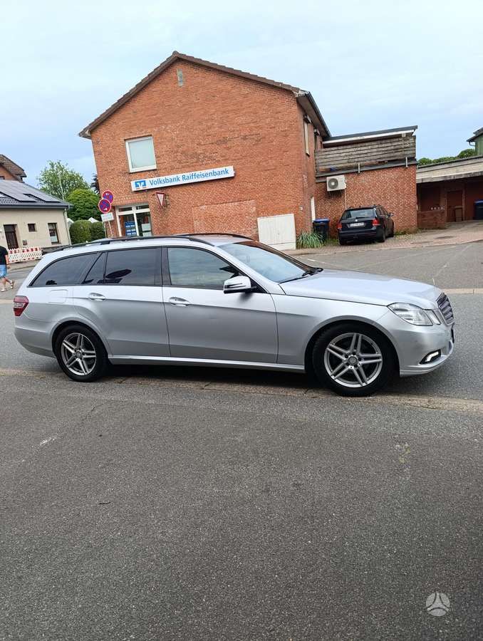 Mercedes-Benz E220 2011 — engine 2100 cm³, 170 HP (125kW)