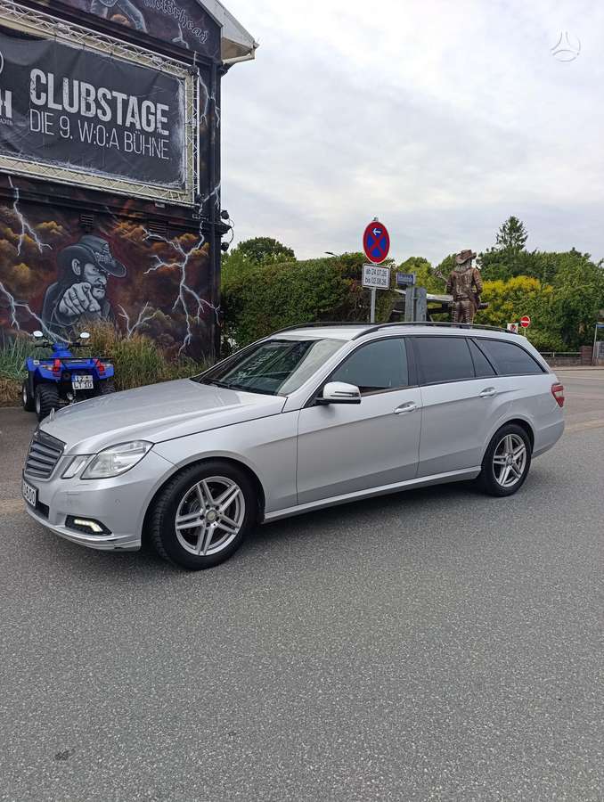 Mercedes-Benz E220 2011 — photo 5