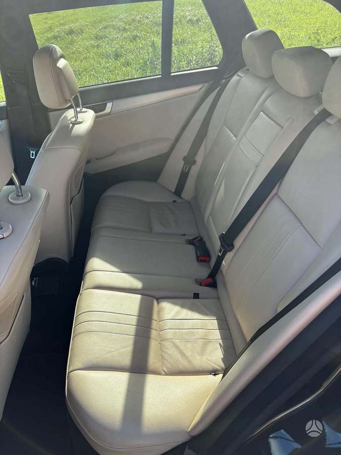 Mercedes-Benz C220 2012 — photo 14