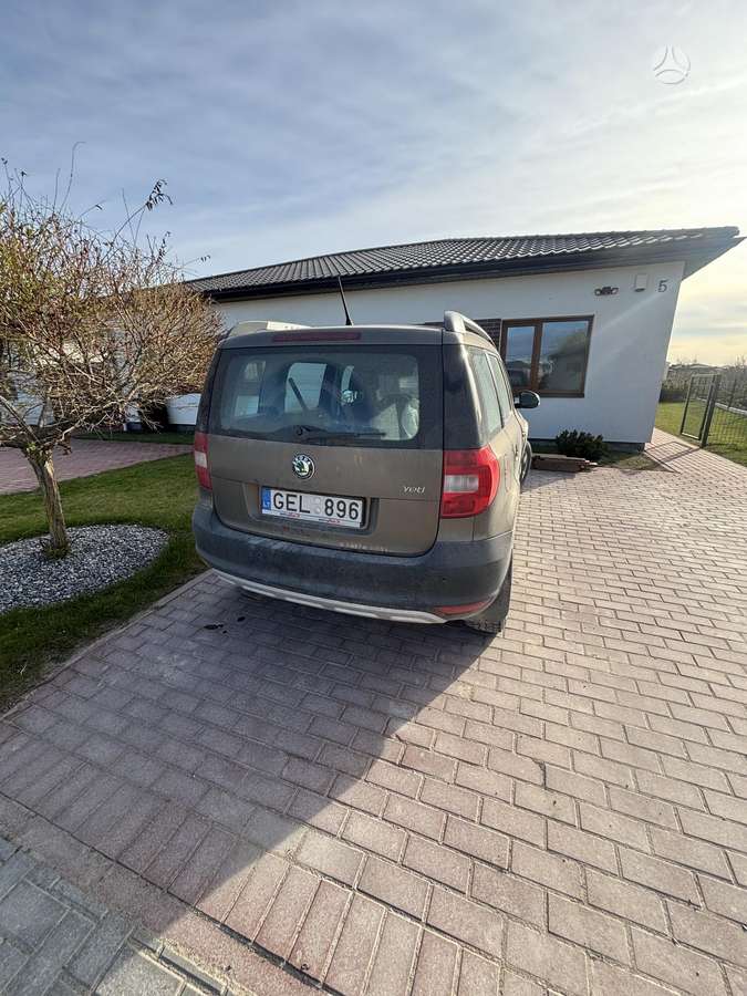 Skoda Yeti 2012 — interior