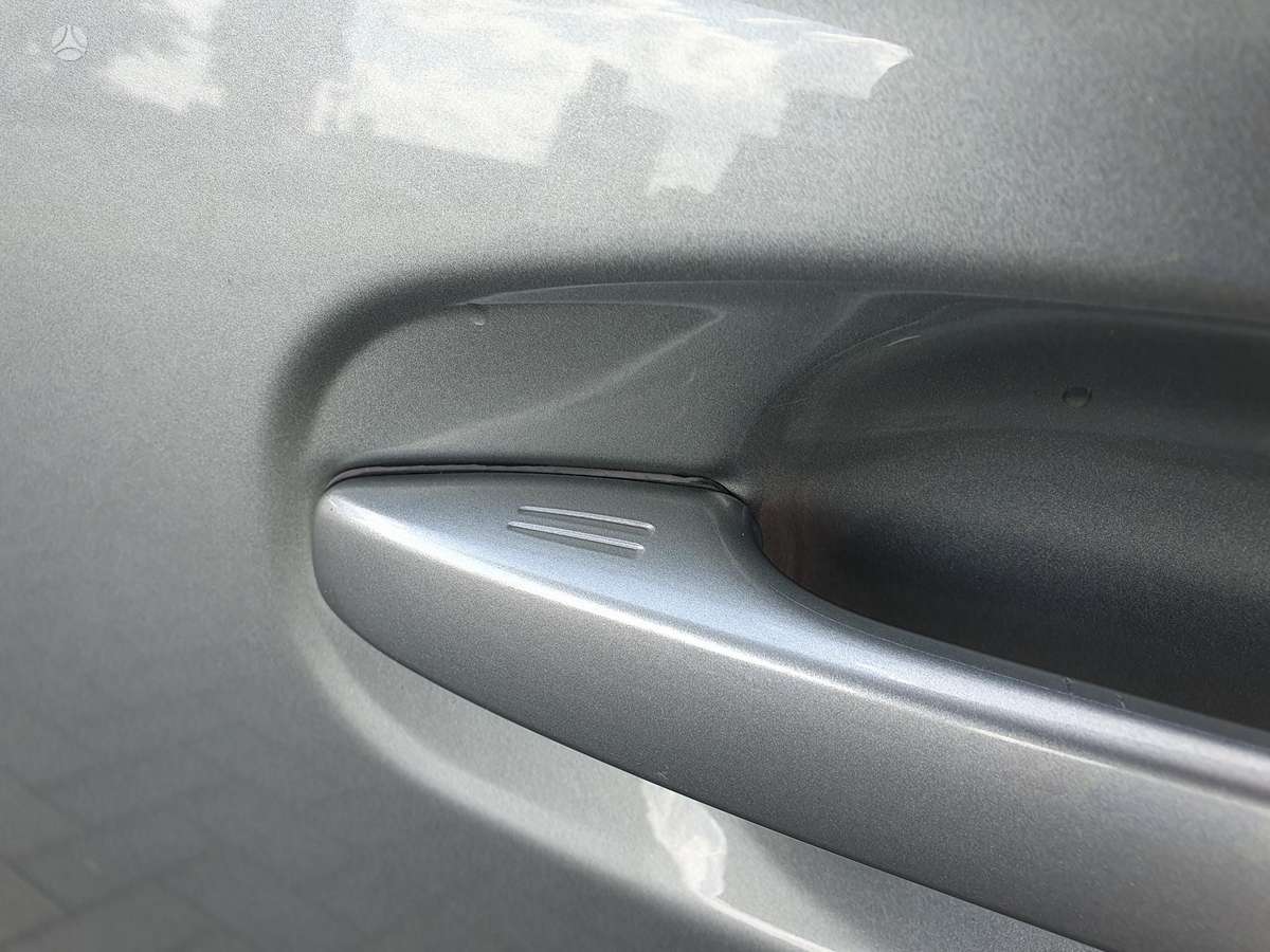 Toyota Avensis 2010 — photo 13