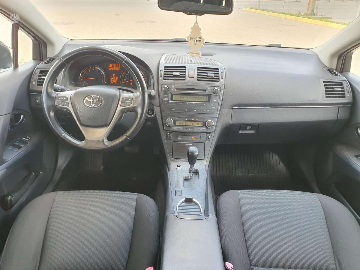 Toyota Avensis 2010 — photo 7