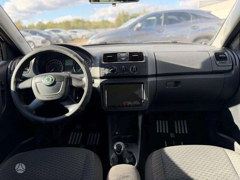 Skoda Fabia 2011 — photo 13