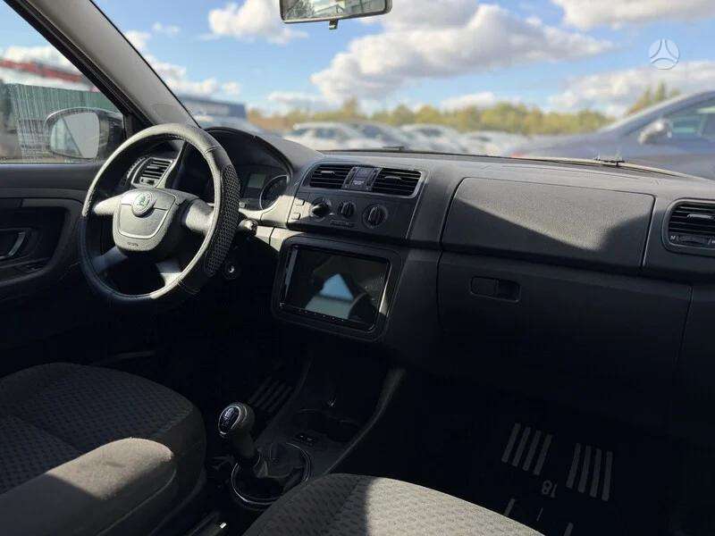 Skoda Fabia 2011 — photo 14