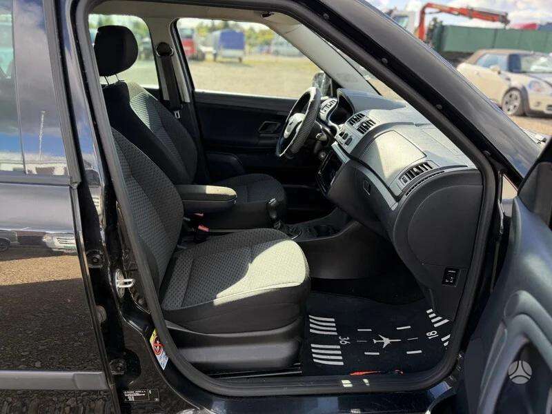 Skoda Fabia 2011 — photo 15
