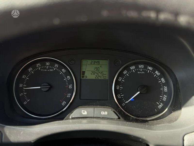 Skoda Fabia 2011 — photo 18