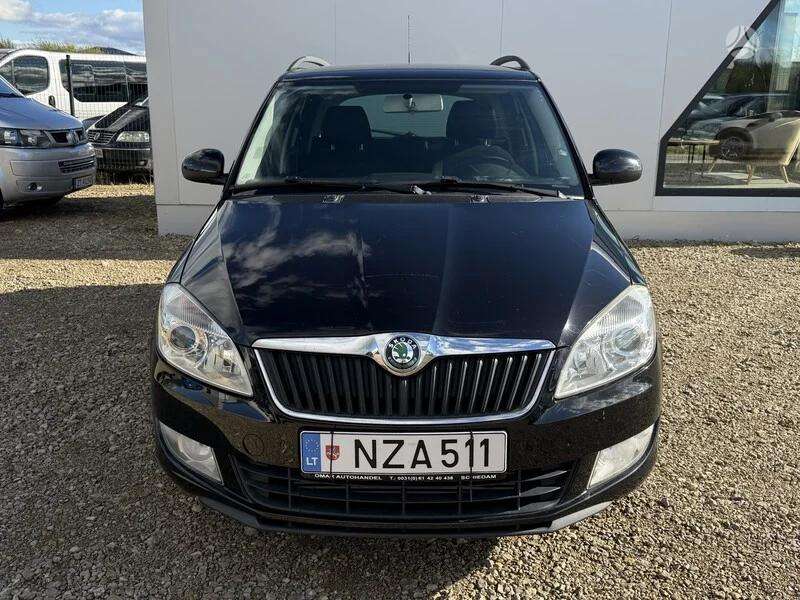 Skoda Fabia 2011 — rear view